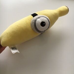 Despicable Me One Eyed Minion Banana Yellow Stuffed Plushie Toy Universal Studio